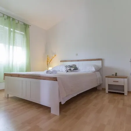 Mara Appartamento Privlaka (Zadar)